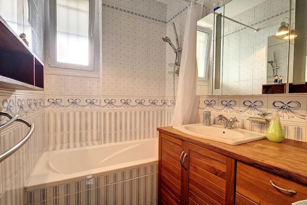 Paris Et Versailles A Proximite ! Sèvres Esterno foto